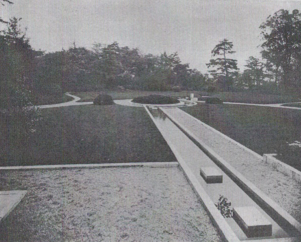 吉川邸南側芝生