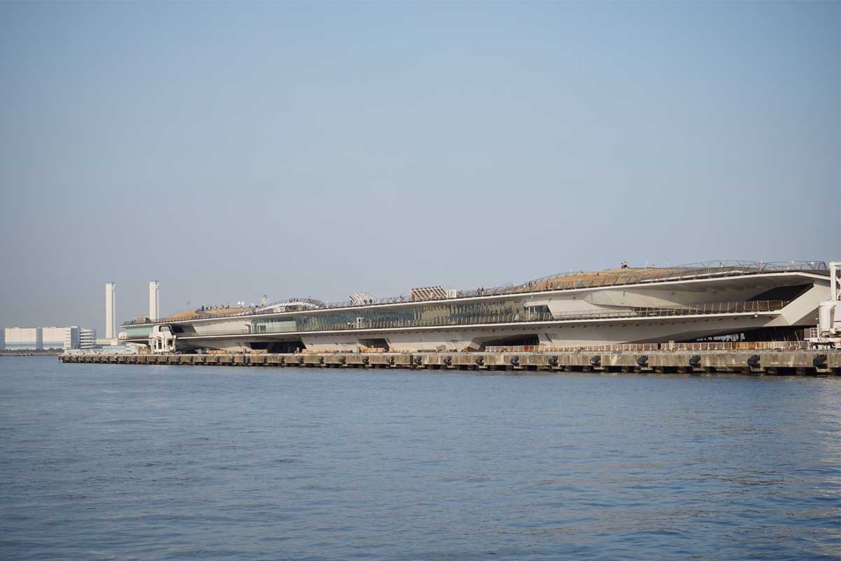 横浜港大さん橋国際客船ターミナルの外観写真