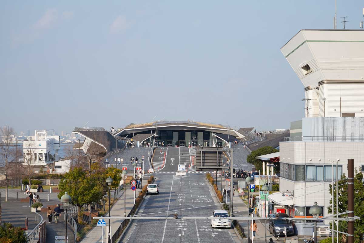 横浜港大さん橋国際客船ターミナルの入口
